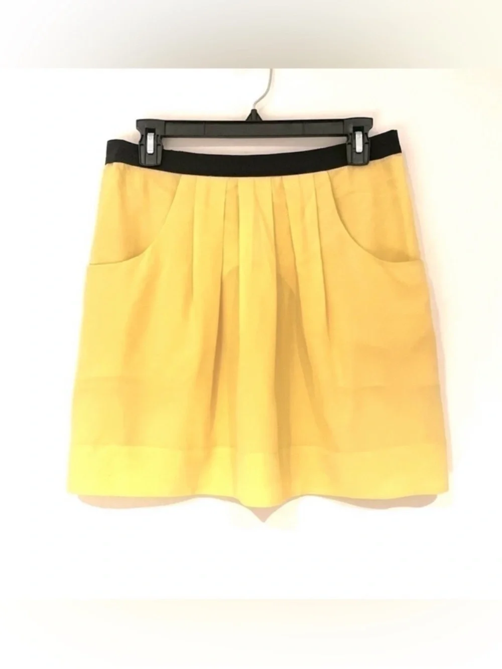 BCBGMAXAZRIA 100% Silk Pull On Mini Skirt